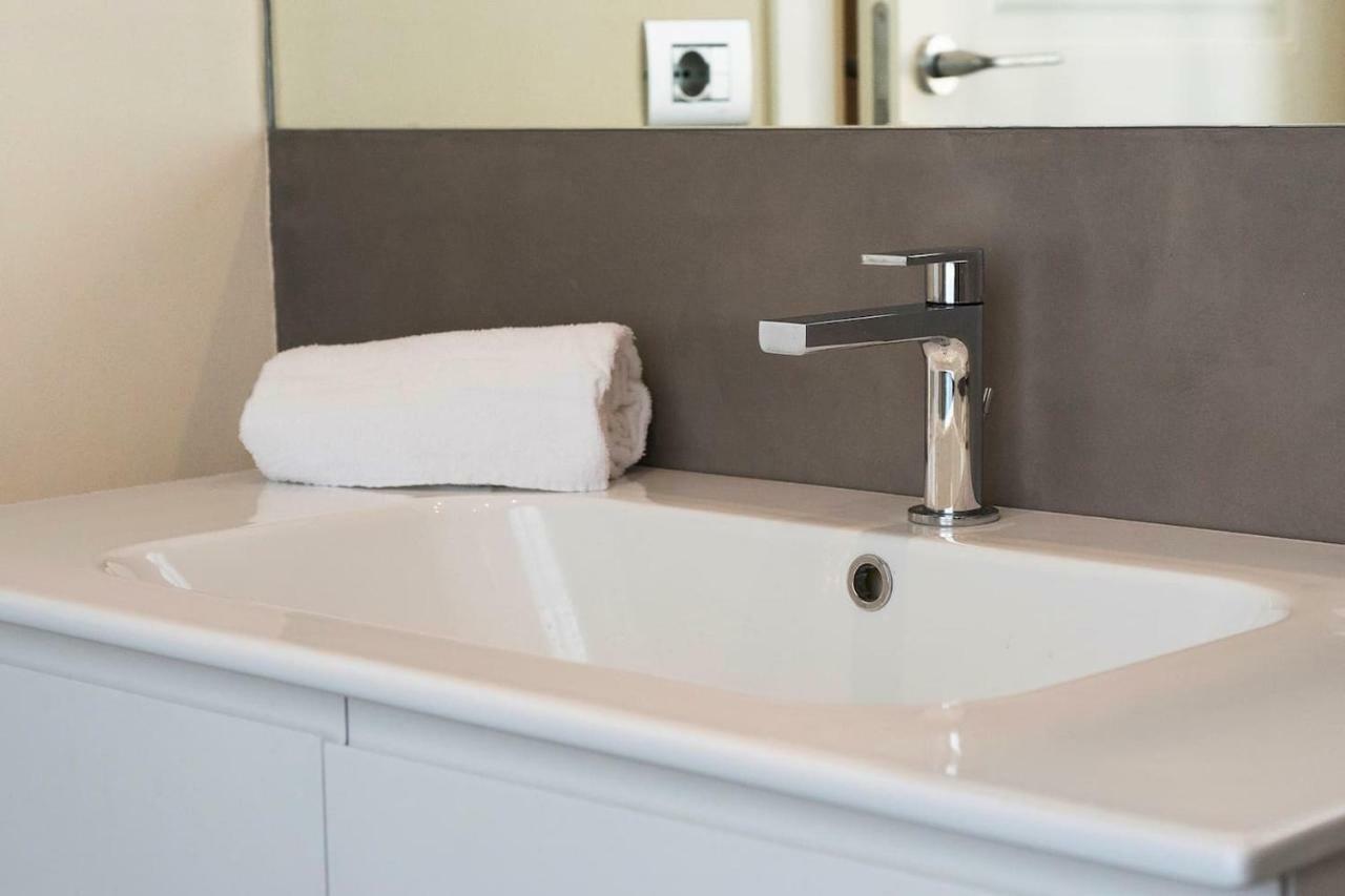 Joivy Elegant 1Br Flat Near City Centre Côme Esterno foto