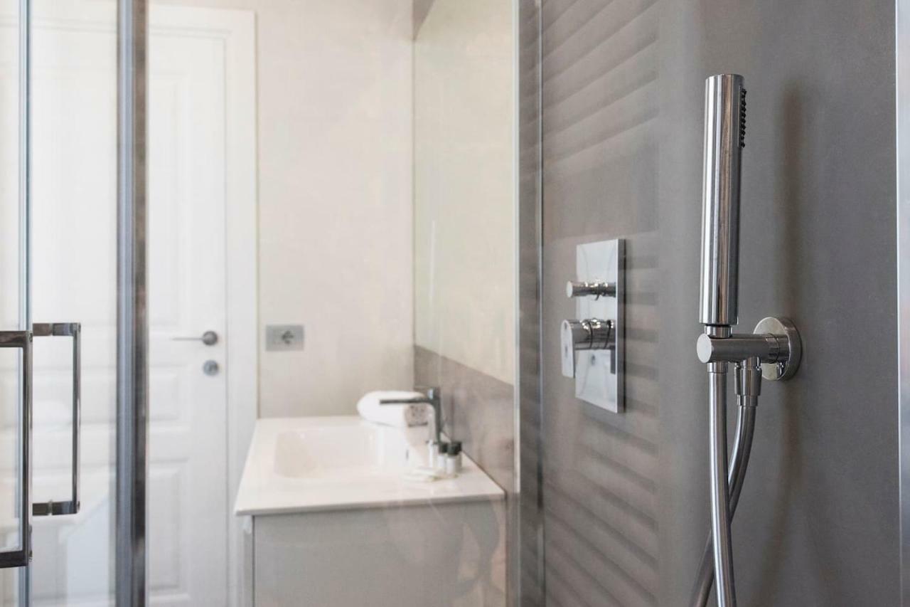 Joivy Elegant 1Br Flat Near City Centre Côme Esterno foto